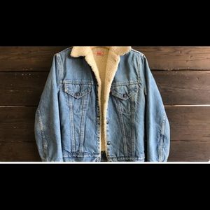 Vintage 70/80s Sherpa lined Levi’s trucker jacket